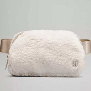 NWT Lululemon Everywhere Belt Bag 1L Fleece